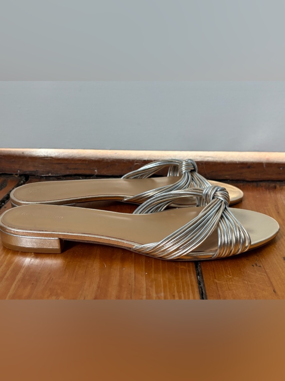 Reformation Peridot Mignon Knot Flat Sandals in Silver/Gold, Size 10 - Metallic - Picture 6 of 10